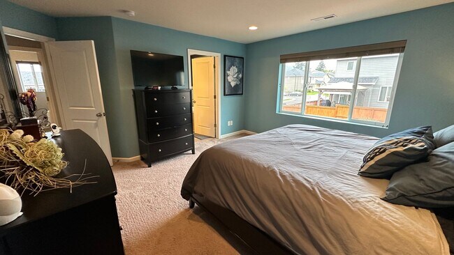 Building Photo - Gorgeous Corner lot 4 bed home! Happy Vall...