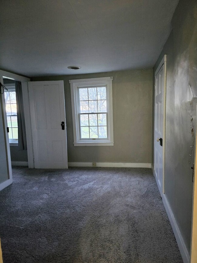 Building Photo - 3 Bedroom 1.5 Bath Located in Middletown