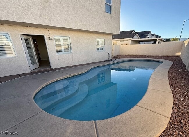 Building Photo - 9300 Cool Creek Ave