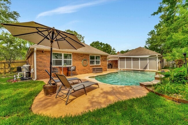 Building Photo - 15402 Willow Shores Dr