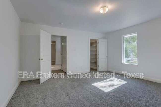 Building Photo - 994 Windmill Ranch Rd