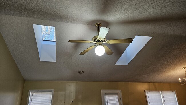 Building Photo - 4014 Yarmouth Rd