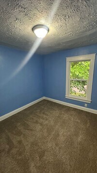 Building Photo - House ready rent!
