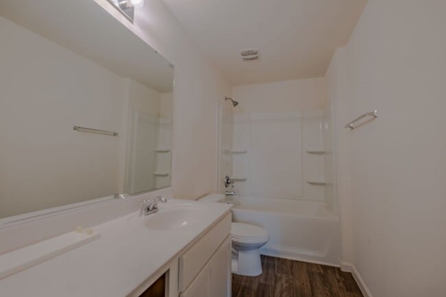Building Photo - Like new construction 2 story home 4 bedro...