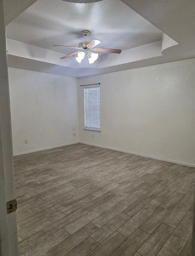 Building Photo - 3805 Llano Estacado Ct
