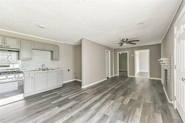 Building Photo - 14249 Brownsville St