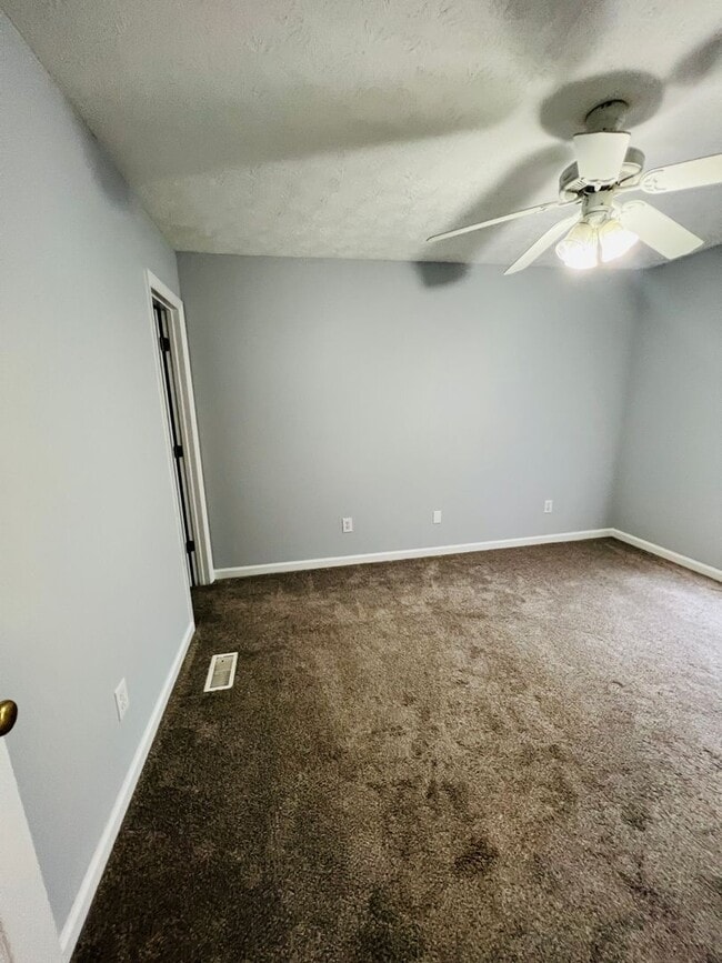 Building Photo - Donahue Crossing Condos, Unit 403