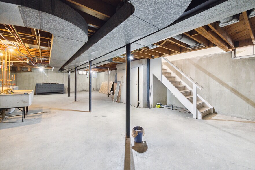 shared basement area - 204 Catalpa Dr