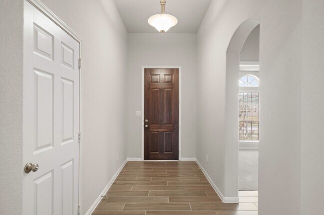 Building Photo - 6010 Kolle Dr