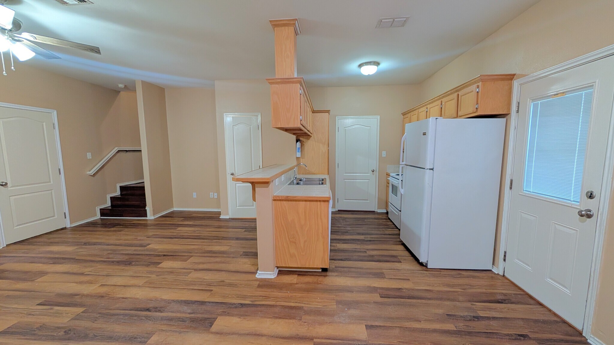 Building Photo - 808 W Arroyo Park Ln