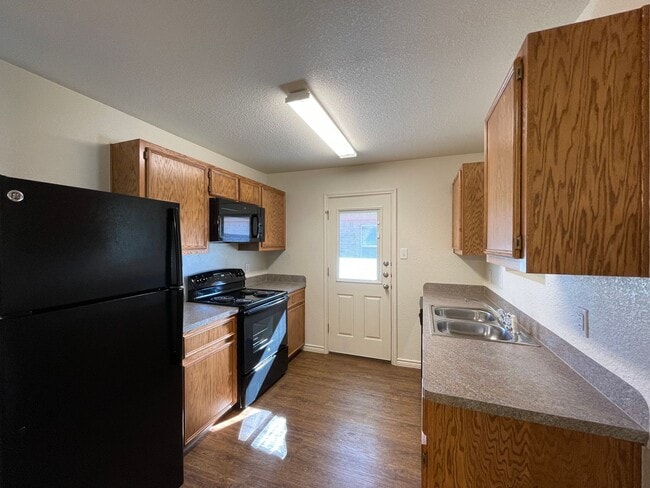 Building Photo - 1529 Justin Lp
