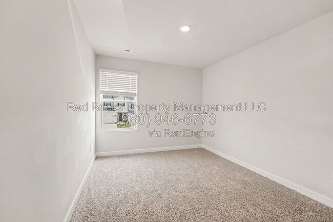 Building Photo - 2043 Old Rivers Rd