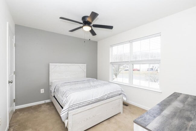 Building Photo - 1841 Graymount Way