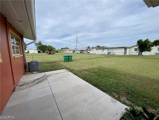Building Photo - 4819 Marine Dr