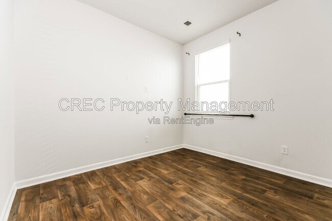 Building Photo - 928 Woodside Creek Ln