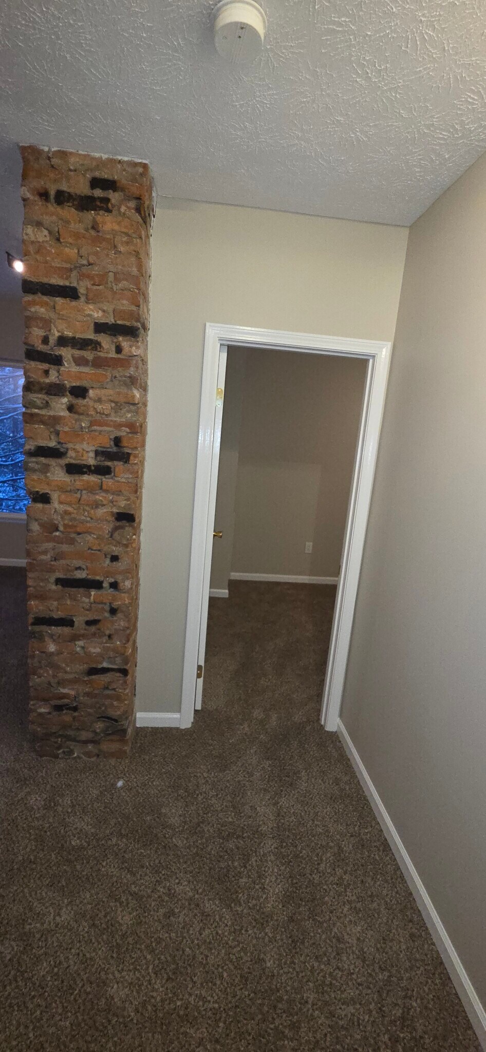 Building Photo - 484 Merchants Rd