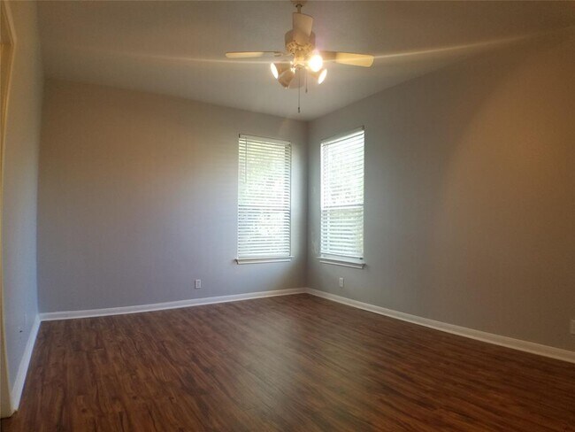 Building Photo - 2502 Allred Dr