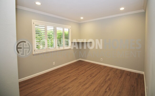 Building Photo - Stylish Single-Level Home by Loma Verde Pr...