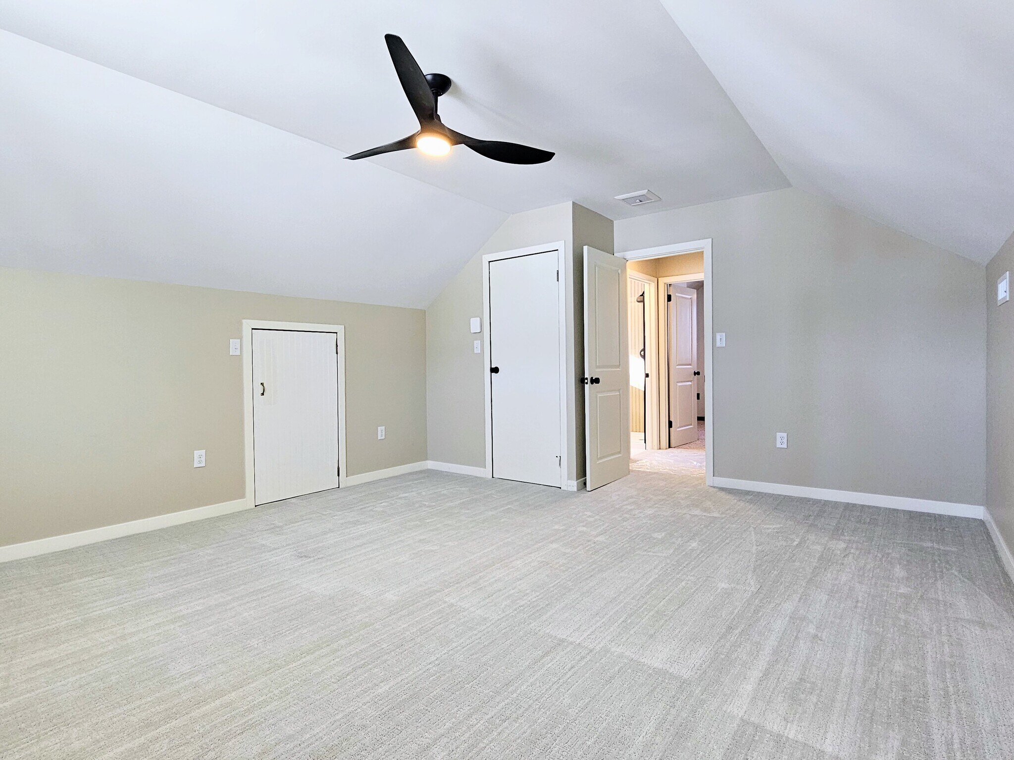 Building Photo - 800 Galen Hall Rd