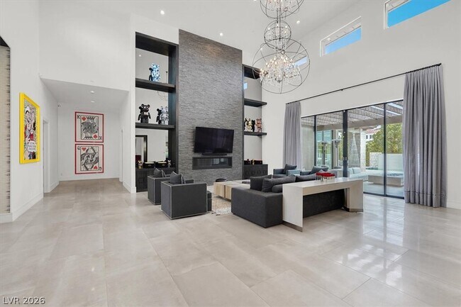 Building Photo - 20 Pebble Hills Ct