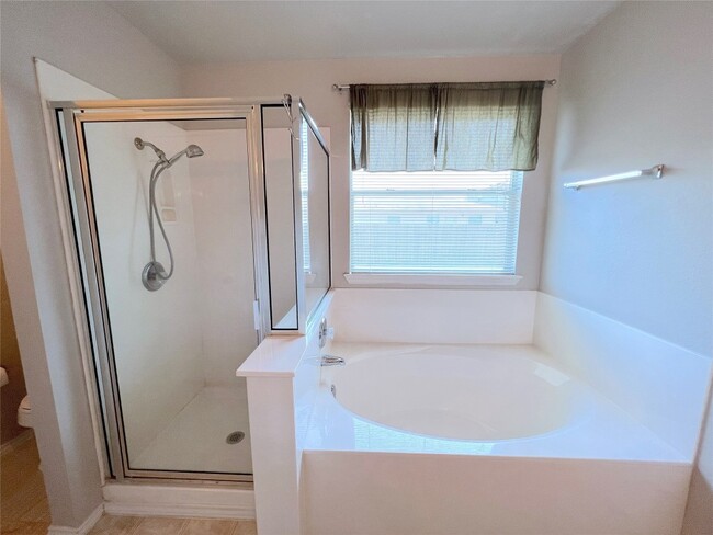 Building Photo - 102 Wren Cove