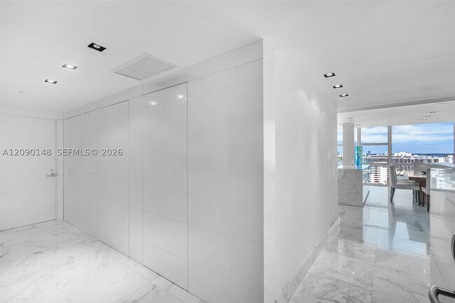 Building Photo - 6801 Collins Ave