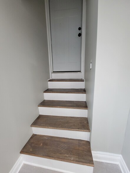 Building Photo - 5521 W 63rd Pl