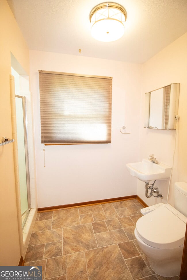 Building Photo - 111 Ashley Ln