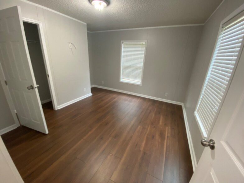 Building Photo - 386 Marler Rd