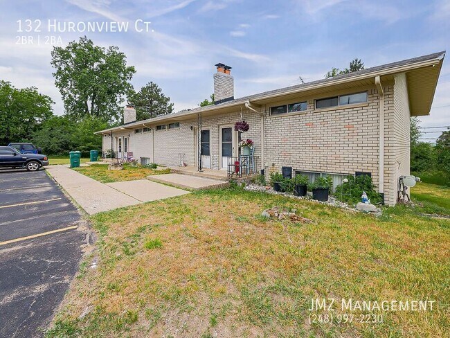 Building Photo - 132 Huronview Ct