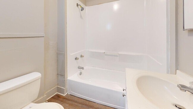 Primary Photo - 515 Newton Ave NW