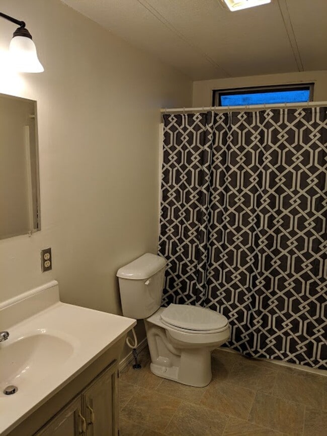 Building Photo - Three Bedroom Two Bathroom Mobile Home for...