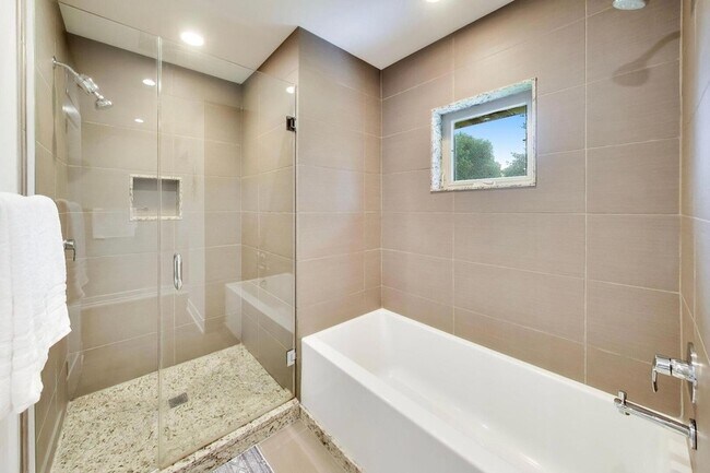 Building Photo - 2311 N Arlington Heights Rd