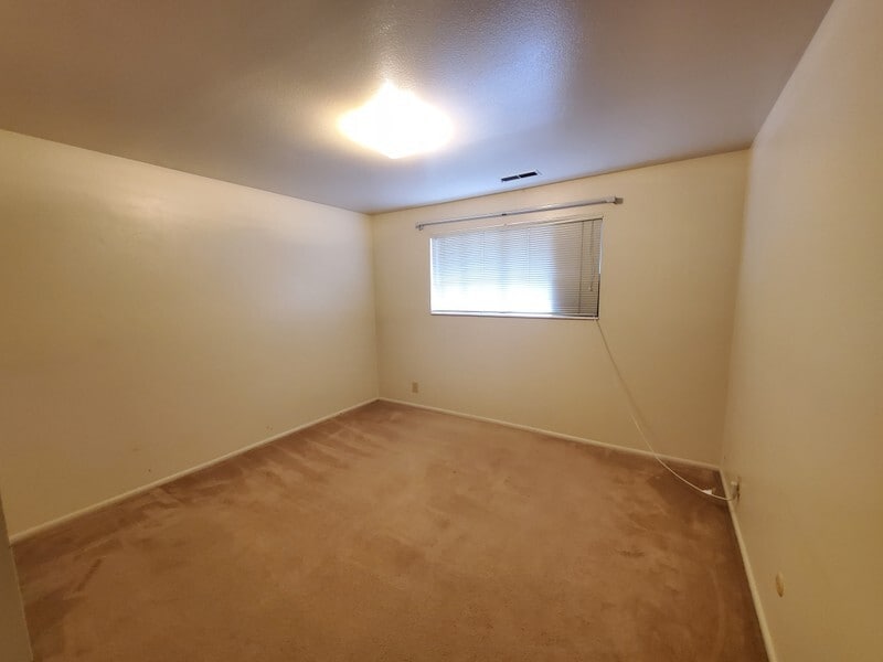 Building Photo - 35 E 1100 S