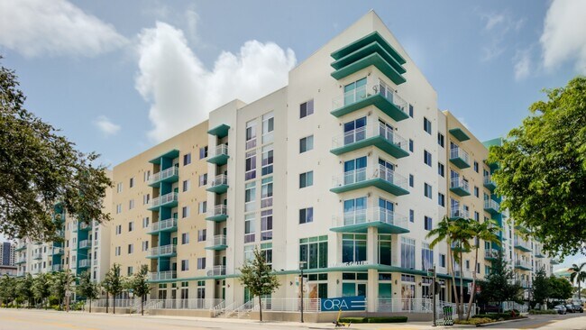 Building Photo - 673 NE 3rd Ave