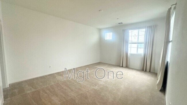 Building Photo - 15988 Lasselle St