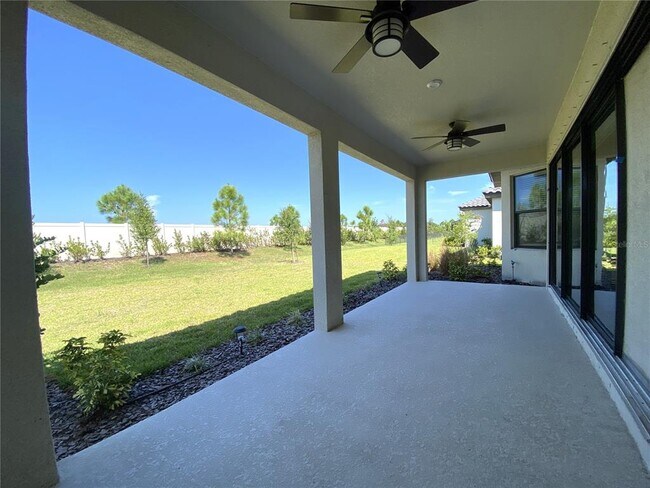 Building Photo - 4520 CRESTPOINT Wy