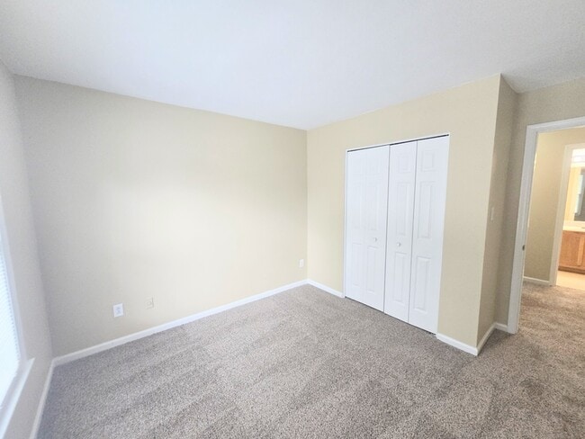 Building Photo - 1009 Friar Tuck Ct