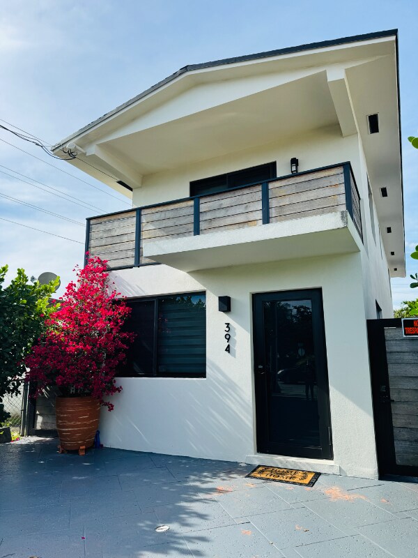 Building Photo - 394 Tamiami Canal Rd