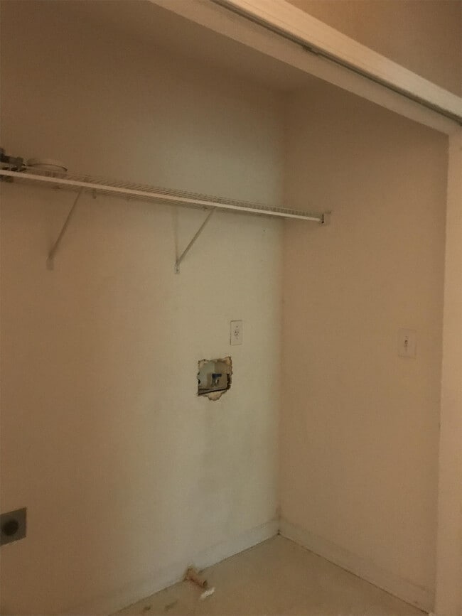 Building Photo - 6035 Creekerton Blvd