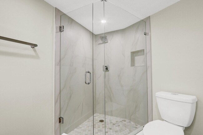 Building Photo - 5420 N Ocean Dr