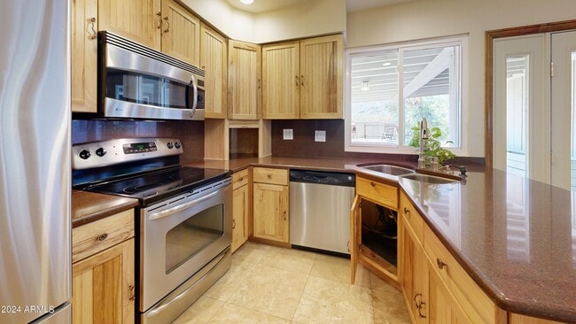 Building Photo - 11020 S Mandan St