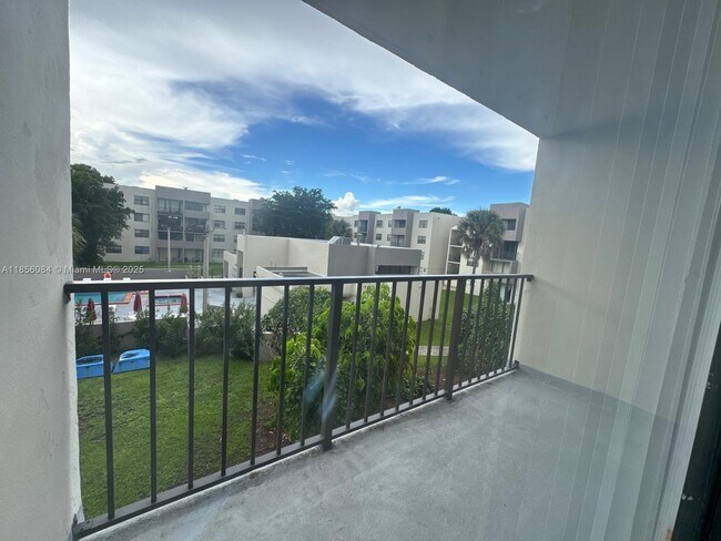 Building Photo - 8002 SW 149th Ave