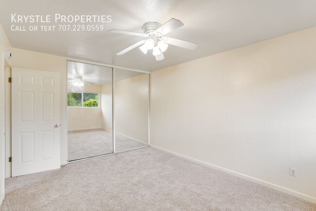 Building Photo - NOW Available In Benicia! 2 BD, 1 BA Condo...