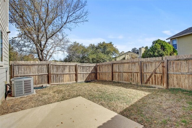 Building Photo - 512 Eberhart Ln