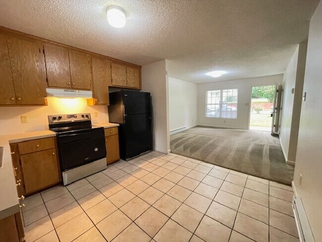 Building Photo - 3 Bed/ 1 Bath Charming House!