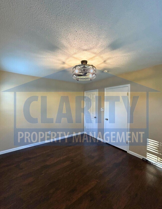 Building Photo - 146 Carrie Dr NW