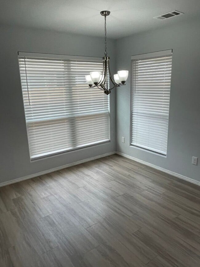Building Photo - NOW PRELEASING: 3 bed/ 2 bath in Odessa!