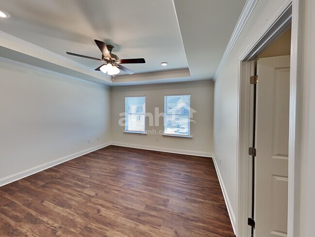 Building Photo - 1076 Highland Walk
