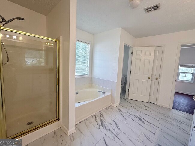 Building Photo - 2700 Woodbine Hill Way NW